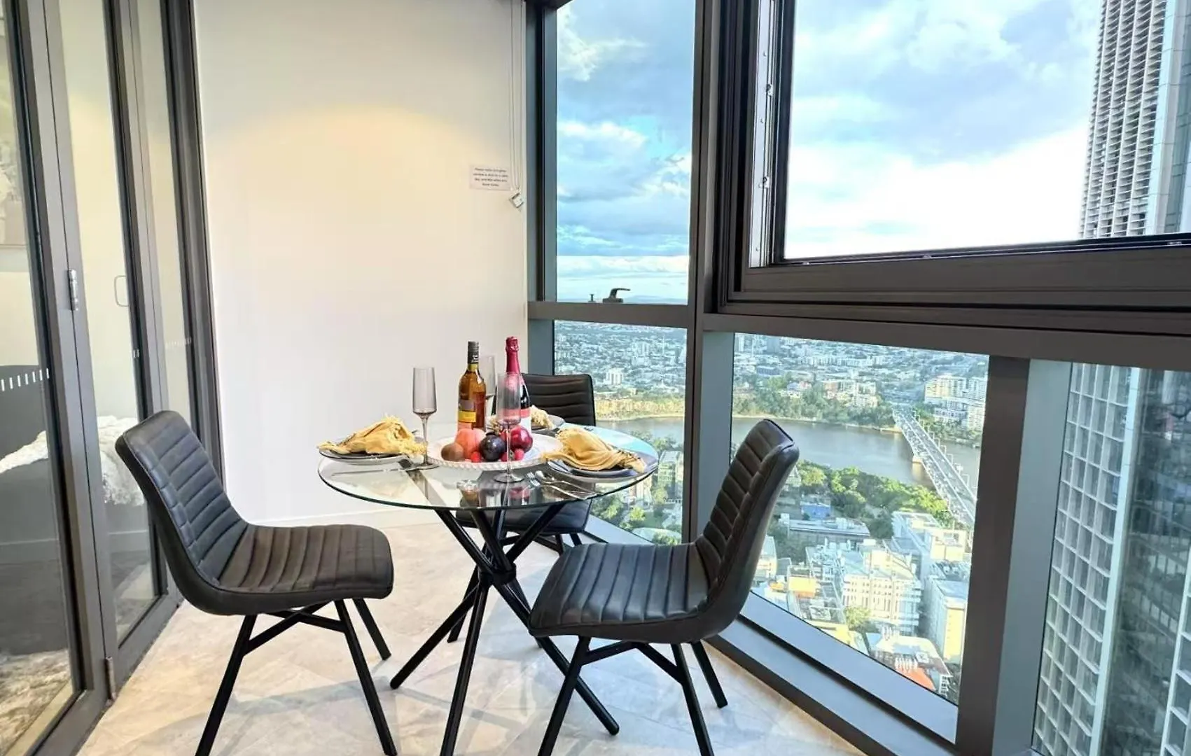 Skyrise Haven On The 50Th Floor-1Bdr At Queens Wharf Brisbane 0*,  Australie